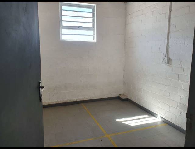 850M² FACTORY TO LET IN BLACKHEATH INDUSTRIAL